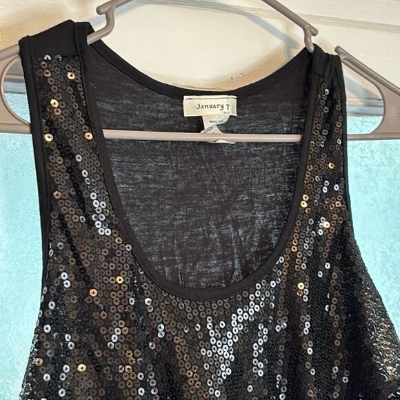 January 7 Women’s Black Sequined Tiered Cropped Asymmetrical Tank top size M - Picture 2 of 6